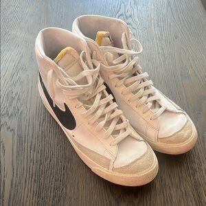 Nike Blazer Mid 77